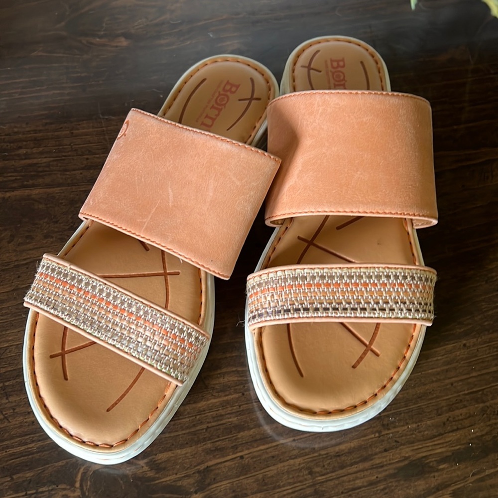NWT BORN Sandals -Size 7M